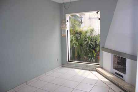 Casa à venda com 199m², 5 quartos e 1 vagaSala