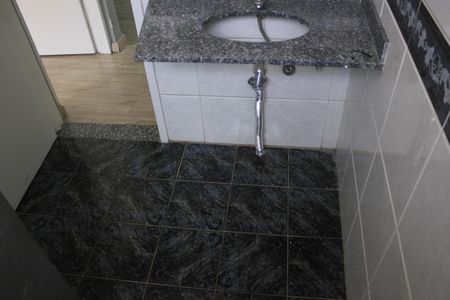 Casa à venda com 199m², 5 quartos e 1 vagaBanheiro 2