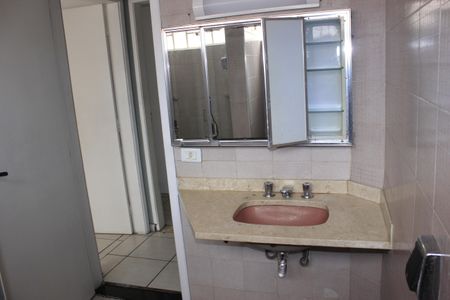 Casa à venda com 199m², 5 quartos e 1 vagaBanheiro 1