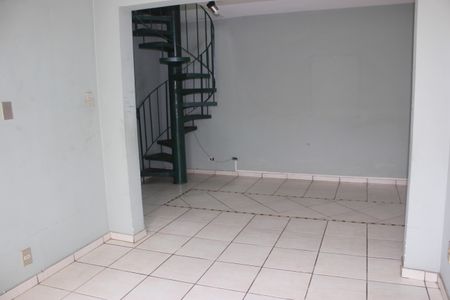 Casa à venda com 199m², 5 quartos e 1 vagaSala