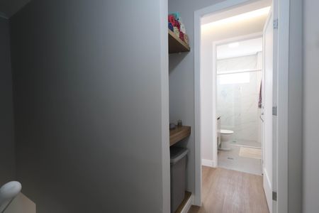 Casa à venda com 120m², 3 quartos e 1 vaga Casa à venda com 120m², 3 quartos e 1 vagaCorredor