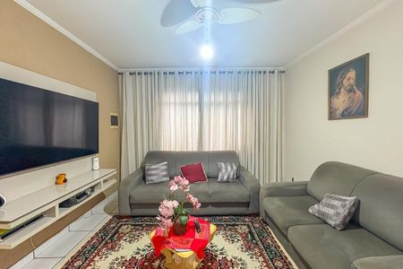 Casa à venda com 210m², 2 quartos e 2 vagas Casa à venda com 210m², 2 quartos e 2 vagasSala