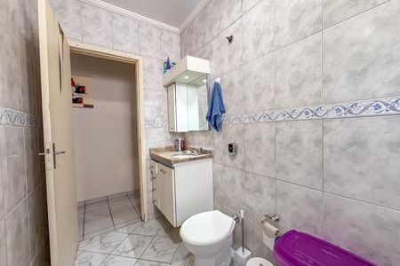 Casa à venda com 210m², 2 quartos e 2 vagas Casa à venda com 210m², 2 quartos e 2 vagasBanheiro