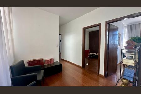 Casa à venda com 246m², 5 quartos e 3 vagasSala