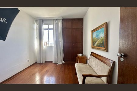 Casa à venda com 246m², 5 quartos e 3 vagasQuarto 3