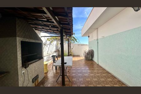 Casa à venda com 246m², 5 quartos e 3 vagasEspaço Gourmet