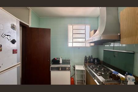 Casa à venda com 246m², 5 quartos e 3 vagas Casa à venda com 246m², 5 quartos e 3 vagasCozinha