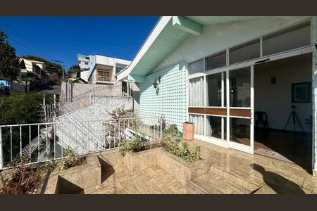 Casa à venda com 246m², 5 quartos e 3 vagasVaranda