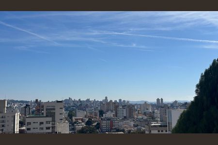 Casa à venda com 246m², 5 quartos e 3 vagasVista