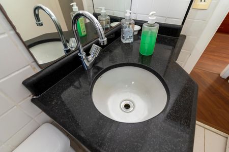 Apartamento à venda com 82m², 2 quartos e 1 vaga Apartamento à venda com 82m², 2 quartos e 1 vagaBanheiro Social