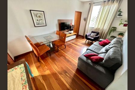 Apartamento à venda com 82m², 3 quartos e 1 vagaSala