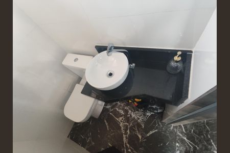 Casa à venda com 105m², 2 quartos e 1 vagaLavabo