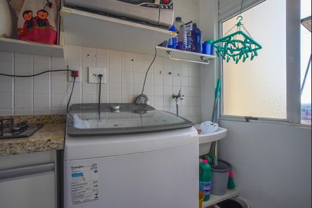 Apartamento à venda com 56m², 2 quartos e 1 vaga Apartamento à venda com 56m², 2 quartos e 1 vagaCozinha e Área de Serviço