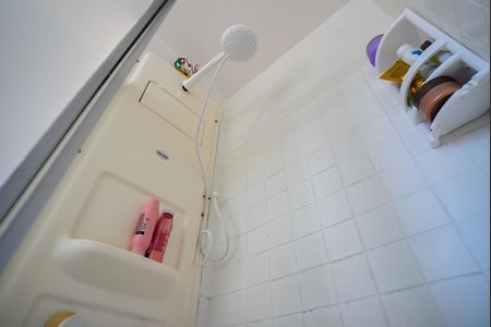 Apartamento à venda com 56m², 2 quartos e 1 vaga Apartamento à venda com 56m², 2 quartos e 1 vagaBanheiro Social