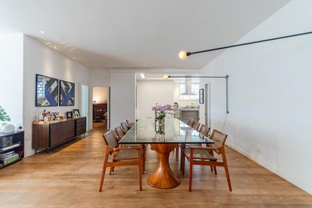 Apartamento à venda com 200m², 2 quartos e 1 vagaSala