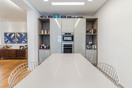 Apartamento à venda com 200m², 2 quartos e 1 vagaCozinha