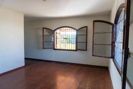 Casa para alugar com 550m², 4 quartos e 5 vagas Casa para alugar com 550m², 4 quartos e 5 vagasSala