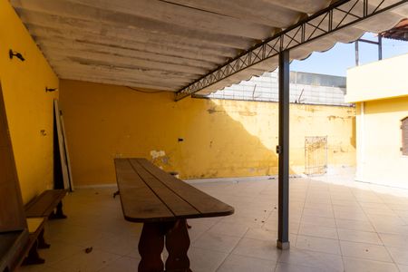 Casa para alugar com 550m², 4 quartos e 5 vagas Casa para alugar com 550m², 4 quartos e 5 vagasQuintal