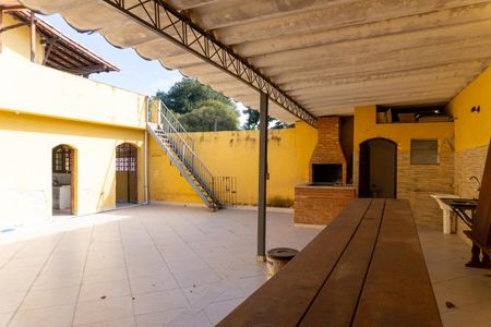 Casa para alugar com 550m², 4 quartos e 5 vagas Casa para alugar com 550m², 4 quartos e 5 vagasQuintal