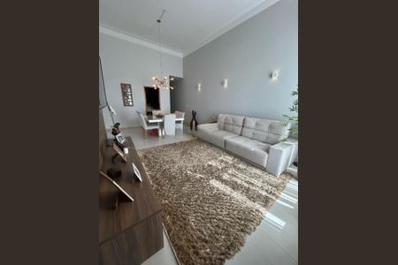 Casa de condomínio à venda com 175m², 3 quartos e 4 vagasFoto 01