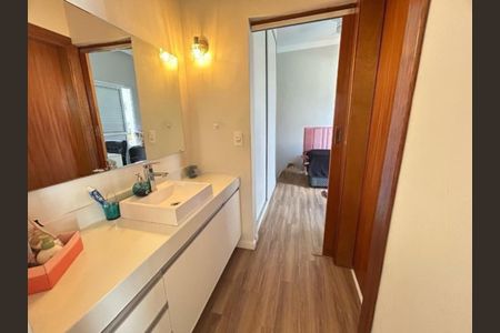 Casa de condomínio à venda com 175m², 3 quartos e 4 vagasFoto 01