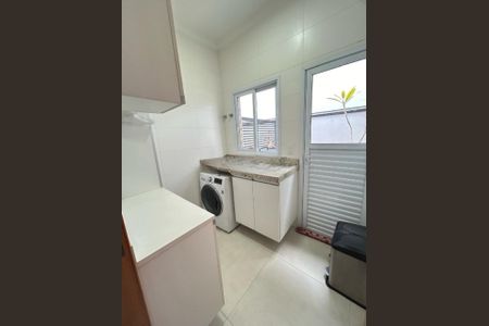 Casa de condomínio à venda com 175m², 3 quartos e 4 vagasFoto 01