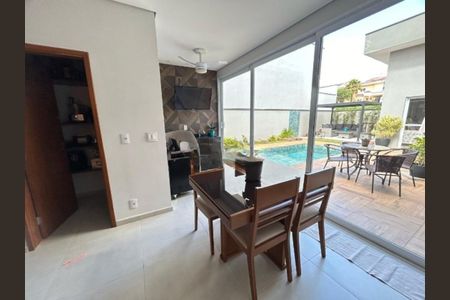 Casa de condomínio à venda com 175m², 3 quartos e 4 vagasFoto 01