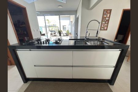 Casa de condomínio à venda com 175m², 3 quartos e 4 vagasFoto 01