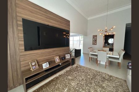 Casa de condomínio à venda com 175m², 3 quartos e 4 vagasFoto 01