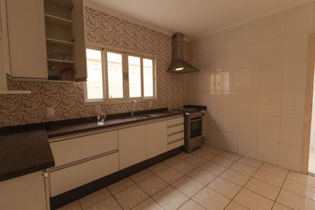 Casa à venda com 110m², 1 quarto e 2 vagasCozinha e Área de Serviço