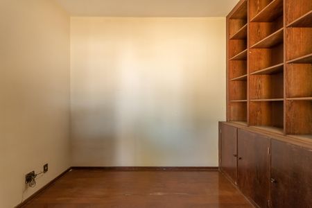 Casa para alugar com 453m², 5 quartos e 8 vagas Casa para alugar com 453m², 5 quartos e 8 vagasEscritório