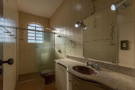 Casa para alugar com 453m², 5 quartos e 8 vagas Casa para alugar com 453m², 5 quartos e 8 vagasBanheiro Social 1