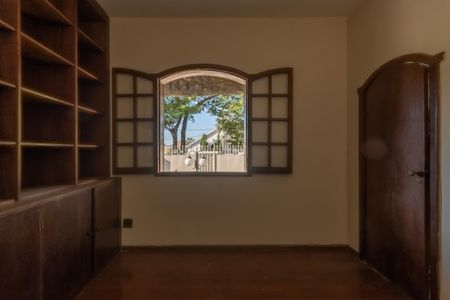 Casa para alugar com 453m², 5 quartos e 8 vagas Casa para alugar com 453m², 5 quartos e 8 vagasEscritório