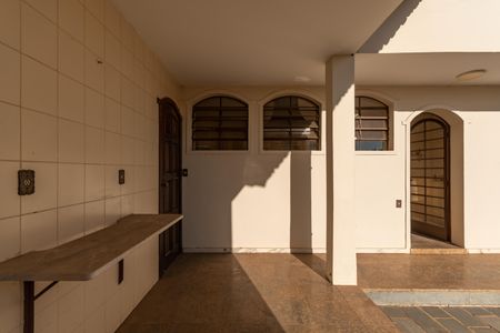 Casa para alugar com 453m², 5 quartos e 8 vagas Casa para alugar com 453m², 5 quartos e 8 vagasLavanderia