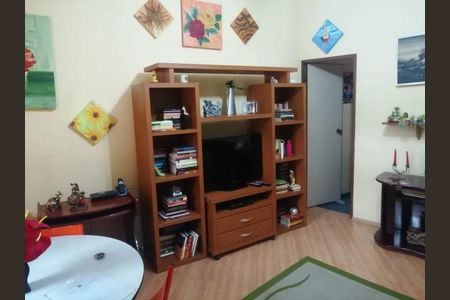 Casa à venda com 163m², 3 quartos e 2 vagas Casa à venda com 163m², 3 quartos e 2 vagasFoto 02