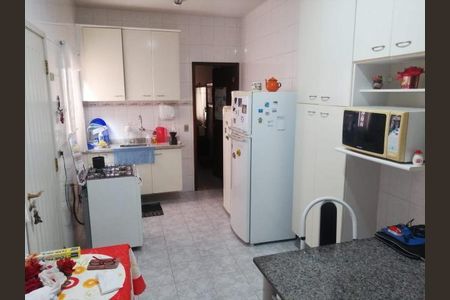 Casa à venda com 163m², 3 quartos e 2 vagas Casa à venda com 163m², 3 quartos e 2 vagasFoto 05