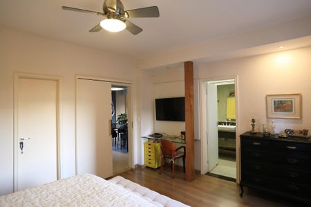 Apartamento à venda com 280m², 4 quartos e 2 vagasSuíte 1