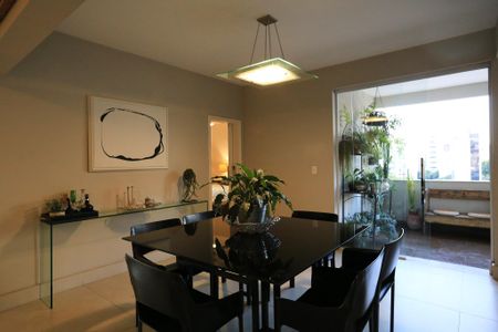 Apartamento à venda com 280m², 4 quartos e 2 vagasSala de Jantar
