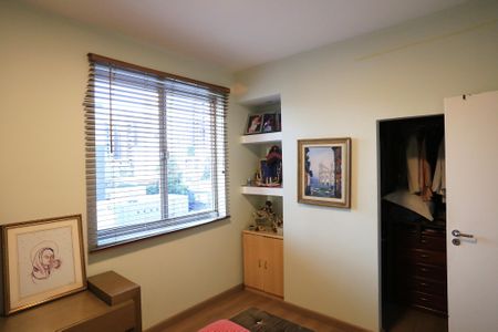 Apartamento à venda com 280m², 4 quartos e 2 vagasQuarto 2