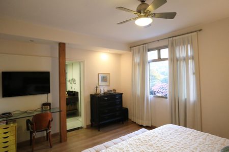 Apartamento à venda com 280m², 4 quartos e 2 vagasSuíte 1