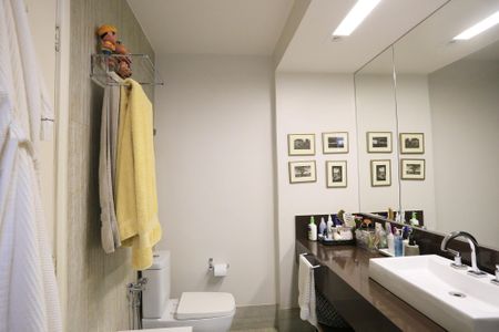 Apartamento à venda com 280m², 4 quartos e 2 vagasBanheiro da Suíte 1