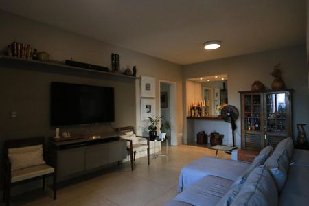 Apartamento à venda com 280m², 4 quartos e 2 vagasSala de TV