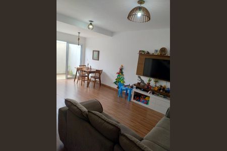 Casa à venda com 75m², 2 quartos e 2 vagas Casa à venda com 75m², 2 quartos e 2 vagasFoto 01