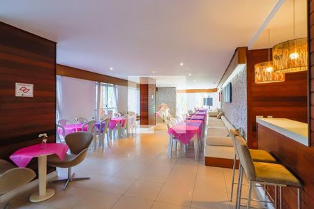 Apartamento à venda com 104m², 3 quartos e 2 vagas Apartamento à venda com 104m², 3 quartos e 2 vagasÁrea comum - Salão de festas