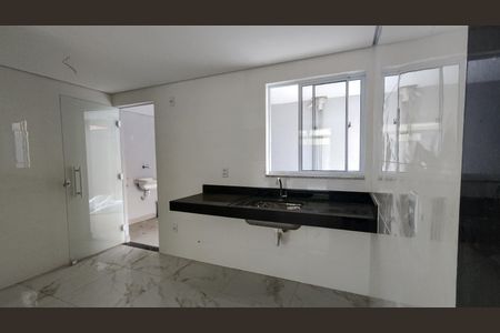 Apartamento à venda com 130m², 2 quartos e 2 vagasCozinha