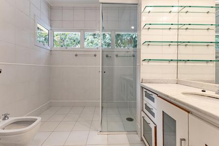 Casa à venda com 754m², 4 quartos e 4 vagas Casa à venda com 754m², 4 quartos e 4 vagasFoto 03