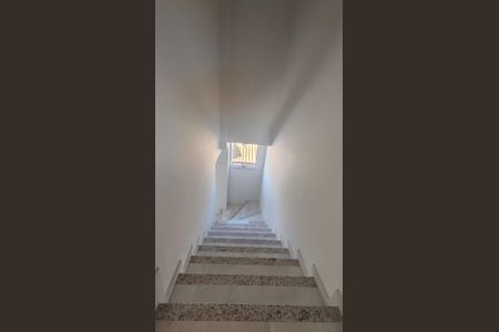 Apartamento à venda com 105m², 3 quartos e 2 vagasEscada