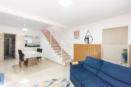 Casa à venda com 300m², 6 quartos e 5 vagas Casa à venda com 300m², 6 quartos e 5 vagasSala