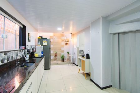 Casa à venda com 300m², 6 quartos e 5 vagas Casa à venda com 300m², 6 quartos e 5 vagasCozinha