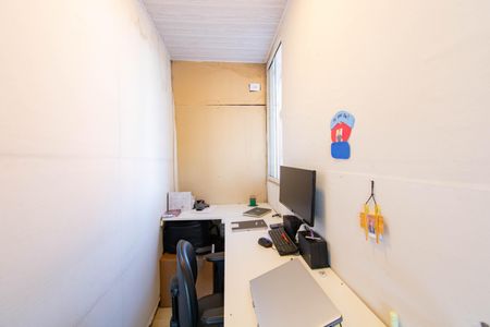 Casa à venda com 300m², 6 quartos e 5 vagas Casa à venda com 300m², 6 quartos e 5 vagasEscritório